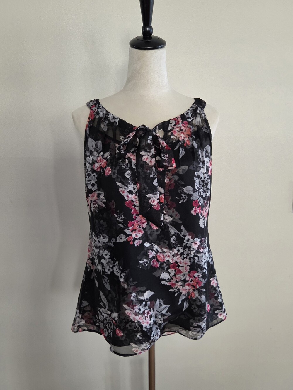 White House Black Market Halter Tie-front Floral Blouse